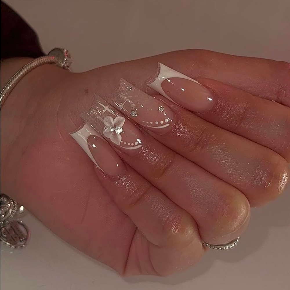 Press on nails